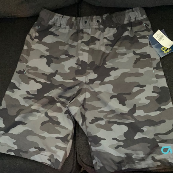 GAP Fit Boys size XXL gray camo, mesh lined shorts - Picture 1 of 2